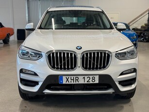 BMW X3 xDrive20d AUT PANO NAVI 360K LÅGSKATT V-HJUL DRAG