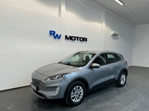 Ford Kuga Hybrid AWD 190hk Titanium Backkamera Värmare Navi