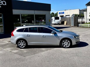 Volvo V60 D4 MOMENTUM EURO 6 181HK VOC DRAG VÄRMARE