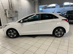 Hyundai i30 5-dörrar 1.6 GDI Go Edition NAV Kamera