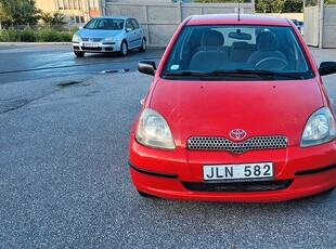 Toyota Yaris 5-dörrar 1.0 VVT-i-Besiktat -Servad