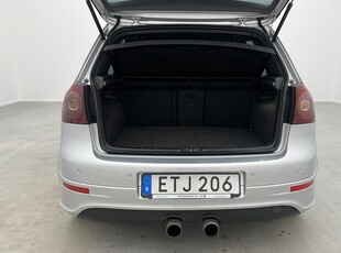 Volkswagen Golf R32