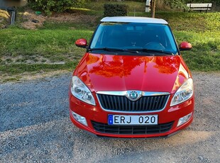 Skoda Fabia 1.2 Elegance Vitt tak Nybes Två brukare Dragk