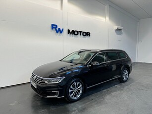 Volkswagen Passat GTE Plug-In 218hk Drag P-värm Cockpit Navi