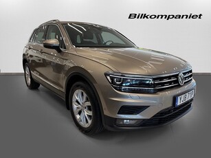 Volkswagen Tiguan 2.0 TSI 4Motion Base Executive S+V-Hjul Drag Värmare