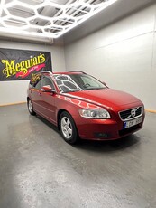 Volvo V50 D2 Momentum, Nybesiktigad,Mvärmare,