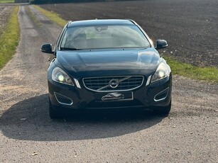 Volvo V60 T3 Momentum | DRAG | NYBES | FULLSERVAD