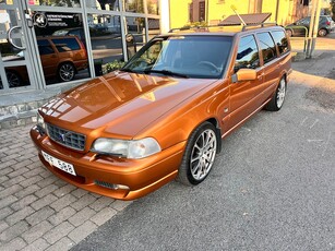 Volvo V70 R 2.3 T AWD R / Saffran