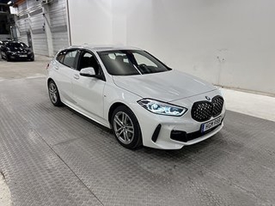 BMW 118 i 140hk M-Sport Shadowline Skinn Rattvärme P-sensor