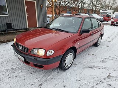 Toyota Corolla Liftback 1.4 VVT-i Nybesiktigad Nyservad