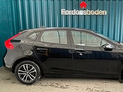 Volvo V40 D2 Powershift Kinetic Värmare | Farthållare | PDC