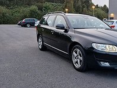 Volvo V70 D2 Kinetic 115hk Ny kamrem