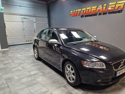 Volvo S402.4 Momentum Automat 2009, Sedan