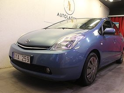 Toyota Prius 1.5 VVT-i + 3CM CVT M-Värm Fullserv Nybes 112hk