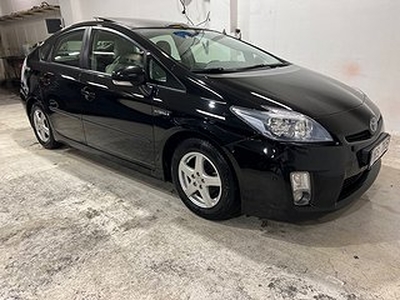 Toyota Prius Hybrid CVT,Nybesijtigad,Nyservad.Mvärmare