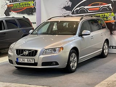 Volvo V70 2.4D MOMENTUM 175HK DRAG NY BESIKTAD NY SERVAD