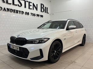 BMW 330e xDrive Touring M-Sport Drag Moms Lågmil Svensksåld