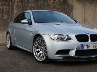 BMW M3 Coupé V8 420hk|Silverstone|Sv-Såld|Kolfiber|SE SPEC|