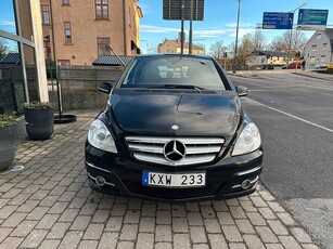 Mercedes-Benz B 180 Sport / V-hjul / låg mil