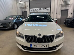 Skoda Superb Kombi 2.0TDI Ambition Cockpit Drag NAV D-Värmare