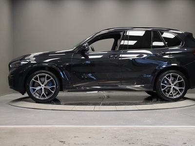 BMW X5 M50i / innovation / Travel / Winter / Dragkrok