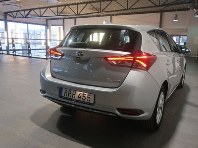 Toyota Auris Hybrid e-CVT 136hk Aut - En ägare