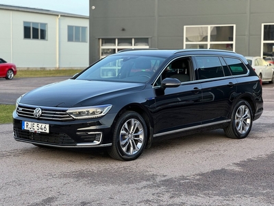 Volkswagen Passat GTE Cockpit Värmare Drag 360° Kamera Skinn