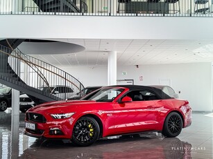 Ford Mustang GT Cab 5.0 V8 421hk / Custom / Sv.såld