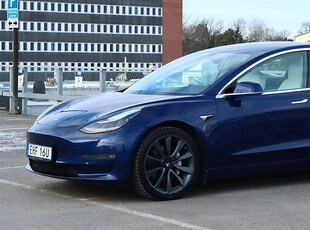 Tesla Model 3 Long Range AWD Panorama S/V-hjul 1 ägare