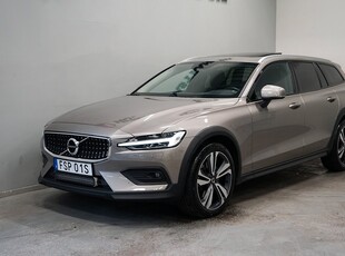 Volvo V60 Cross Country B4 AWD 197hk Pano H/K Skinn Värmare