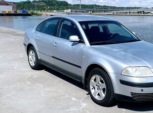 Volkswagen Passat 1.8T - *Toppenbil / dragkrok - fr 6,95%*