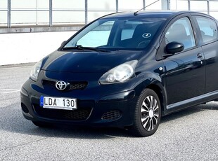 Toyota Aygo5-dörrar 1.0 VVT-i Euro 5 2011, Halvkombi