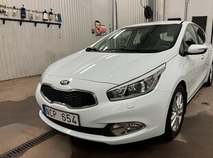 Kia Cee´dCEED cee'd 1.6 CRDi EX Comfort 5dr Dragkrok 2013, Halvkombi