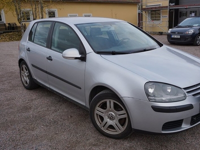 Volkswagen Golf5-dörrar 1.6 FSI 2004, Halvkombi