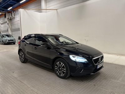 Volvo V40 Cross Country D3 150hk Momentum Värmare VOC Kamera