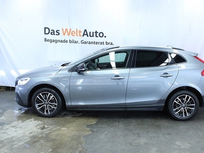 Volvo V40Cross Country D2 Momentum VOC 2018, Kombi