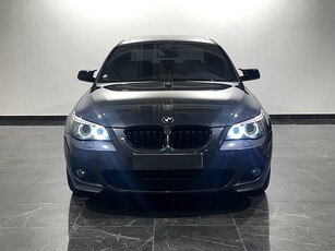 BMW 525 xi Sedan M SPORT AUTO LÅGMIL TAKLUCKA SVENSK