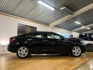 Volvo S60 D2 Summum 1ÅRGARANTI/S V DÄCK/HEMLEVERANS/BT/SKINN