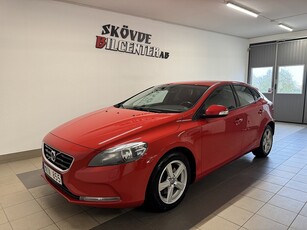 Volvo V40 T2 Kinetic / Nyservad / Värmare / Bluetooth