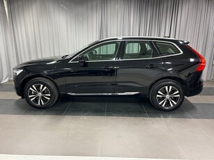 Volvo XC60 Recharge T6 AWD Momentum Drag Panorama