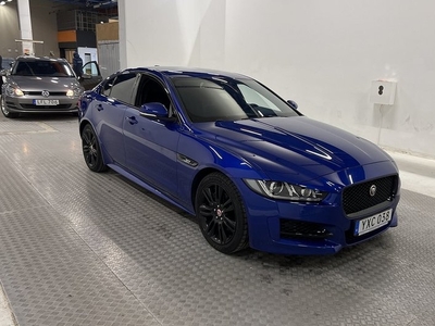 Jaguar XE20d R-Sport D-värme Halvskinn B-kamera Navi 2019, Sedan