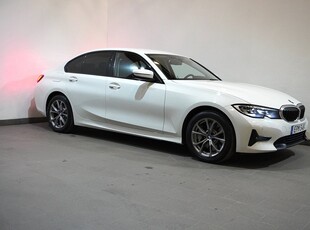 BMW 330e Plug-in Hybrid Sport line Navi Cockpit