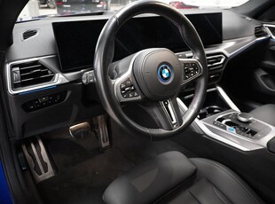 BMW i4 M50 Fully Charged Innovation DAP 19'' El-Stol Svankstöd