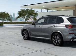 BMW X5 xDrive50e M Sport Innovation Drag H K