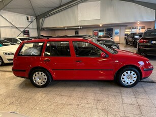 Volkswagen Golf Variant 1.6 105hk 3 ägare Ny bes Dubbdäck