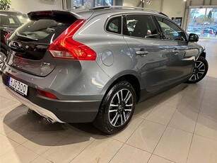 Volvo V40 Cross Country Momentum T3 152hk Aut - KEYLESS