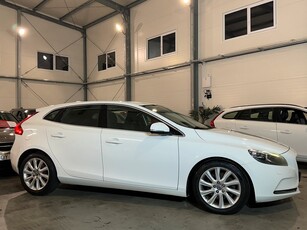 Volvo V40 D2 Momentum/Kamrembyt/Navi/NYserv