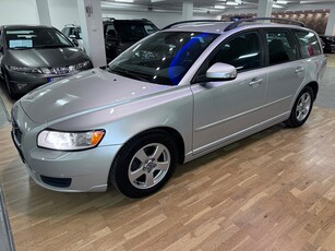 Volvo V50 D2 Kinetic (påkostad, k-rem, koppling etc)