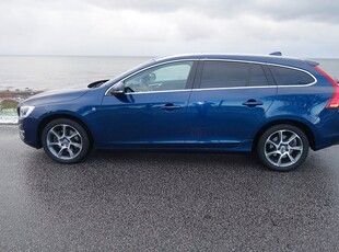 Volvo V60 D4 Momentum, Ocean Race Läder Kamera Taklucka Värm