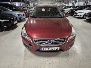 Volvo V60 T3 Manuell Momentum 150 Hk